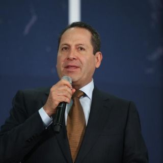 Eruviel Ávila deja dirigencia del PRI capitalino