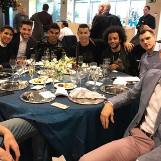 Gustavo Ayón y Cristiano Ronaldo, juntos en cena del Real Madrid