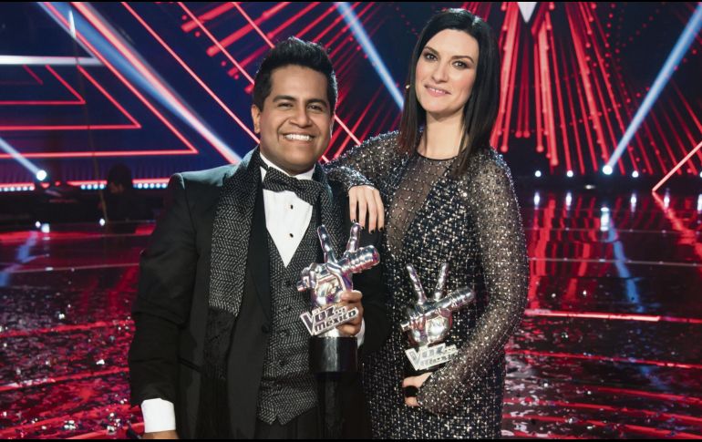 Luis Adrián y Laura Pausini. El concursante, agradecido con su “coach” a lo largo del concurso. CORTESÍA TELEVISA