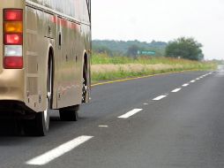El camión donde viajaban los paseantes se volcó cuando se trasladaban del muelle de Crucero de Mahahual a otros puntos turísticos del sur del estado. EL INFORMADOR / ARCHIVO
