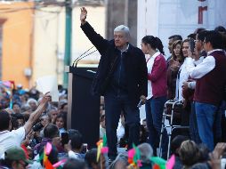 De gira por diversos municipios de la Cuenca y Sierra de Oaxaca, el fundador de Morena respondió a la prensa que nunca ha fumado marihuana. AP / ARCHIVO