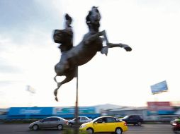 La Abundancia, de Sergio Garval, fue colocada el cruce de Lázaro Cárdenas y Fuelle. EL INFORMADOR/F. Atilano