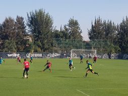 Luis Reyes y Milton Caraglio no jugaron por presentar fatigas musculares; el refuerzo peruano Alexi Gómez tuvo actividad en los primeros dos tiempos de 30 minutos. EL INFORMADOR / J. Robles