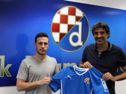 Henríquez (I) llegaría a Guadalajara el próximo 26 de diciembre. TWITTER/@gnkdinamo