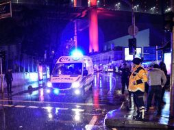 Entre 50 y 60 ambulancias acudieron al lugar de los hechos. EFE / STR