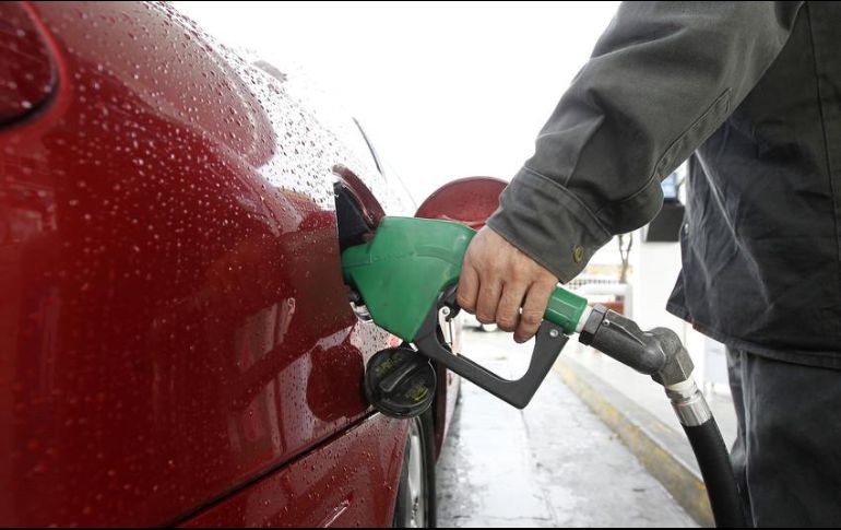 El funcionario reiteró en entrevista que no ha habido ningún movimiento brusco en los precios de la gasolinas. EL INFORMADOR / ARCHIVO