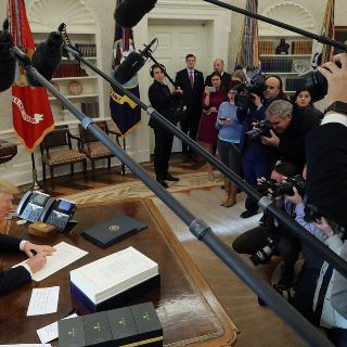 Donald Trump promulga su ambiciosa reforma fiscal