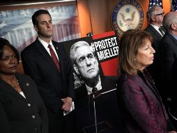 Urgen al mandatario estadounidense a que apoye el trabajo del fiscal especial hasta su conclusión 