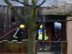 Los 72 bomberos desplazados al lugar tardaron unas tres horas en extinguir las llamas. AP/D. Lipinski