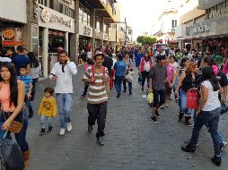 Fotogalería: Tapatíos hacen compras de pánico