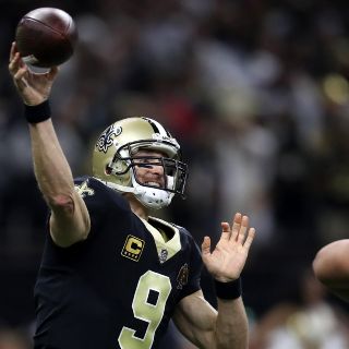 Drew Brees alcanza la marca de las 70 mil yardas como pasador