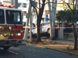 Dos automóviles impactan de frente cerca de las 08:00 horas en avenida Chapultepec. ESPECIAL /