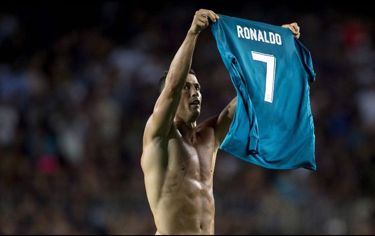 Cristiano Ronaldo. El Real Madrid, con sus cinco títulos en el año, es el mejor equipo de Europa en este 2017. AFP