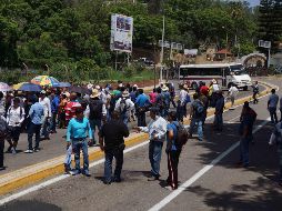 Junto con cerca de dos mil 800 empleados, los más de cinco mil profesores tanto de base como interinos mantienen paro de brazos caídos desde el pasado 30 de octubre. SUN / ARCHIVO