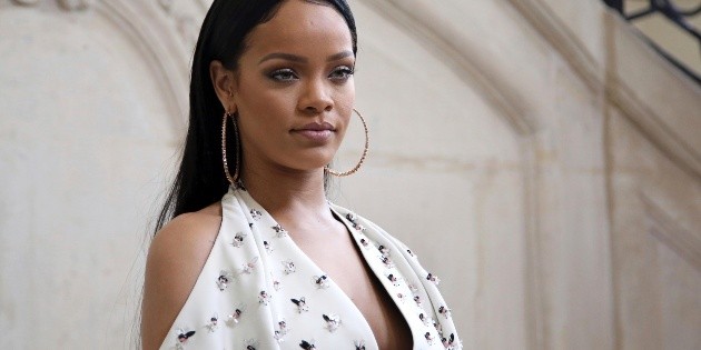Rihanna exige fin al uso de armas tras asesinato de primo