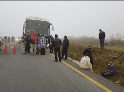 El accidente ocurrió en la carretera que comunica las capitales de Nuevo León y Coahuila. TWITTER/ @PC_NuevoLeon