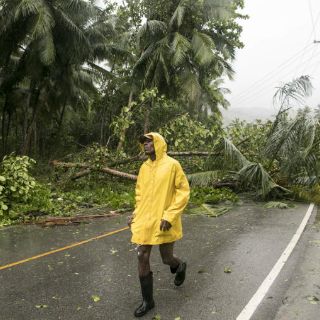 'Irma' deja 10 muertos en el Caribe, se enfila a Dominicana