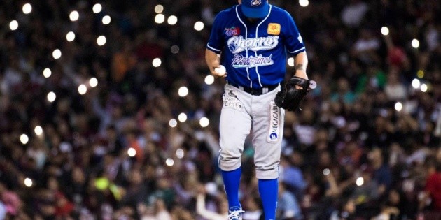 Charros es derrotado por Tomateros en duelo de volteretas
