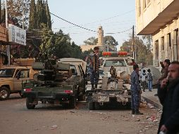 Muchas familias se han visto forzadas a abandonar sus hogares ante los constantes ataques. AP/ARCHIVO