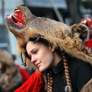 Fotogalería: Se transforman en osos por tradición rumana