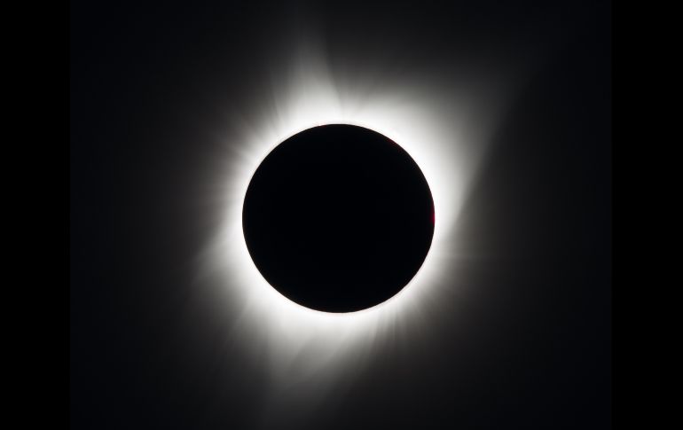 MADRAS, ESTADOS UNIDOS (21/AGO/2017).- El eclipse total en Oregon. La NASA realiza transmisiones en vivo del paso del fenómeno. NASA/A. Gemignani