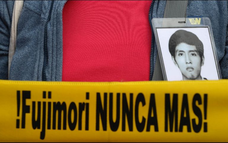 La decisión impuesta por Kuczynski ha generado una marcha en la que miles de peruanos muestran el repudio al indulto de Fujimori. AP/ M. Mejía