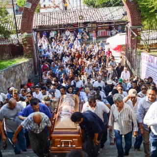 Despiden a edil de Petatlán; pobladores exigen justicia
