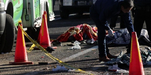 Choque deja 10 muertos en carretera de Guerrero