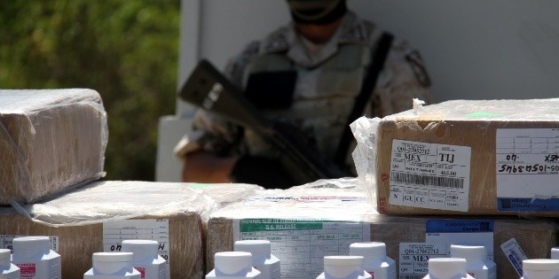 Hallan 26 tarjetas de cr&eacute;dito clonadas en env&iacute;o de juguetes a Tijuana