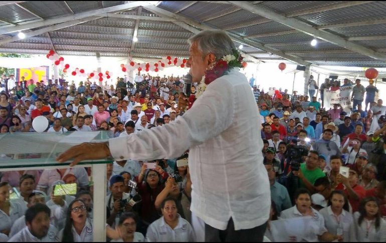 López Obrador señaló que Morena en Quintana Roo va en alianza con el PT y Encuentro Social, por lo que convocó a sus simpatizantes a trabajar por un mismo proyecto. TWITTER / @lopezobrador_