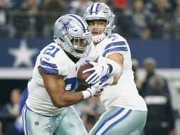 Ezekiel Elliott y Dak Prescott no pudieron mantener a flote el barco de los Cowboys, que fue una de las mayores decepciones de esta campaña de la NFL, que hoy termina con su rol regular para dar paso a los Playoffs. AP