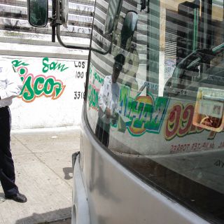 Se desploman las multas contra autos que contaminan