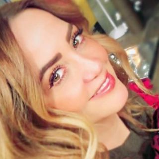 Andrea Legarreta vuelve a lucir sus piernas