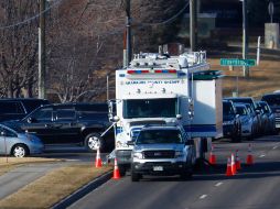 Las autoridades ordenan el acordonamiento de la zona donde se produjeron los hechos. AP / D. Zalubowski