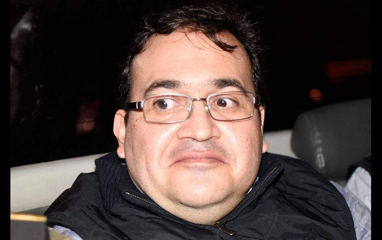 CIUDAD DE GUATEMALA, GUATEMALA (16/ABR/2017).- En la madrugada del domingo llegó a una cárcel que funciona en el Cuartel Militar Matamoros. A su ingreso a prisión y a preguntas de periodistas dijo: 