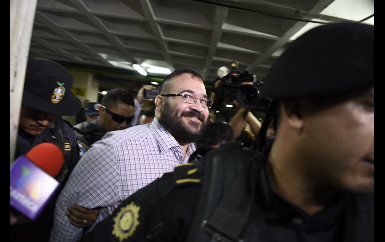CIUDAD DE GUATEMALA, GUATEMALA (27/JUN/2017).-  El ex gobernador de Veracruz llega al Tribunal Tercero de Sentencia Penal. AFP/J. Ordonez