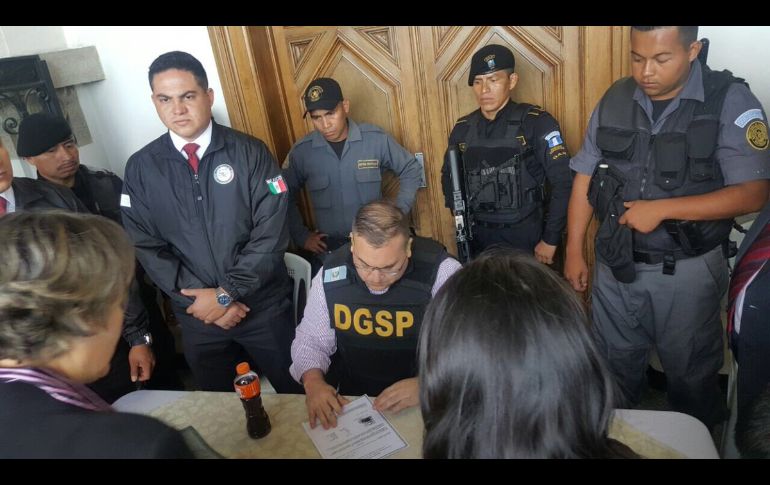 CIUDAD DE GUATEMALA, GUATEMALA (17/JUL/2017).- El político previo a la extradición. EFE/Ministerio de Relaciones Exteriores de Guatemala