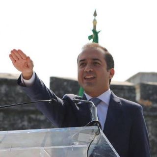 Hijo de Yunes Linares rinde protesta como alcalde de Veracruz