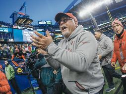 Bruce Arians hizo oficial ayer su retiro de la actividad profesional tras concluir la temporada regular con los Cardinals de Arizona. AP