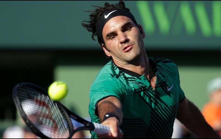 Federer resolvió el juego en dos mangas, aunque no lo tuvo fácil ante un rival que le puso en algún que otro aprieto. AP/ARCHIVO