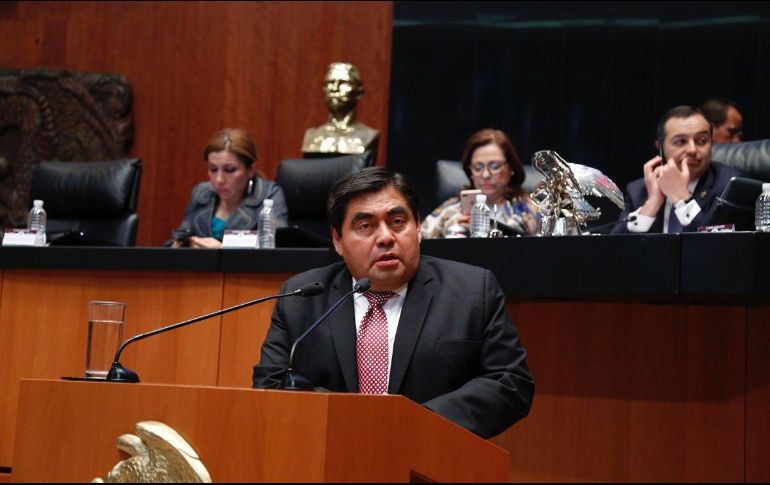 El senador poblano indica que el Gobierno federal se distanció de la realidad y de los mexicanos. TWITTER / @MBarbosaMX