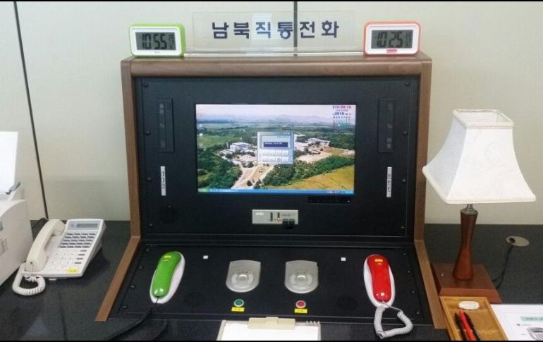 Fotografía de archivo que muestra la línea directa intercoreana instalada en la Zona de Seguridad Conjunta (JSA), en la localidad fronteriza de Panmunjom. EFE/YONHAP