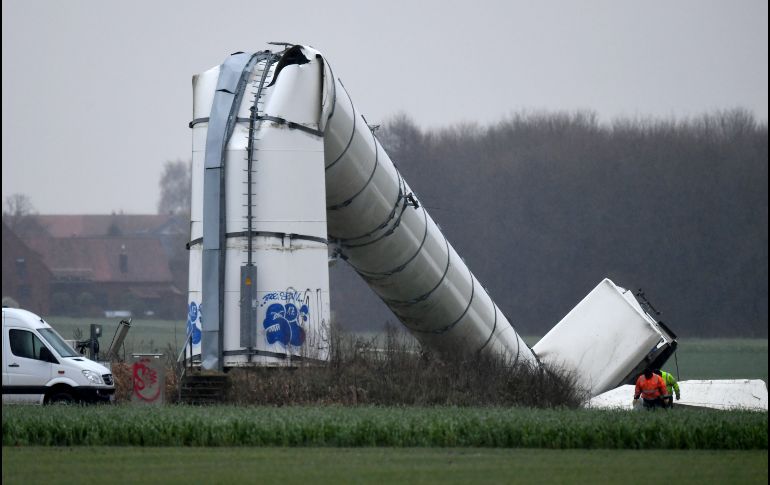 Una instalación de energía eólica colapsó en Volksdorf, Alemania. En este país la tormenta, bautizada ahí como 