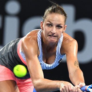 Karolina Pliskova avanza a cuartos en torneo de Brisbane