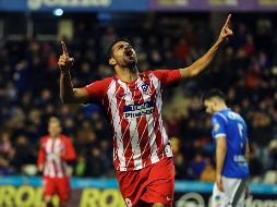 El atacante volvió a jugar de rojiblanco tres años y medio después de su salida y casi siete meses después de su último partido oficial. EFE / A. García