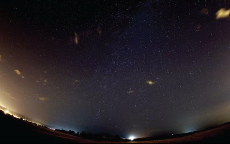 La lluvia de estrellas Cuadrántidas se verá en zonas occidentales de América del Norte y las islas del Pacífico. TWITTER / @UniversumMuseo