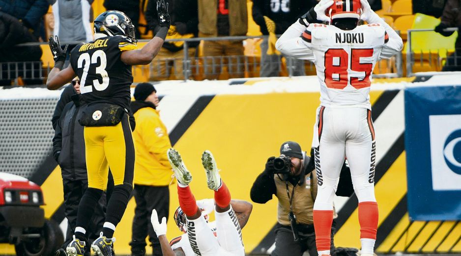 En su cuarta oportunidad frente a los Steelers, Corey Coleman no pudo atrapar un pase que lucía sencillo, sentenciando la temporada de 0-16 para los Browns de Cleveland. AFP/J. Berl
