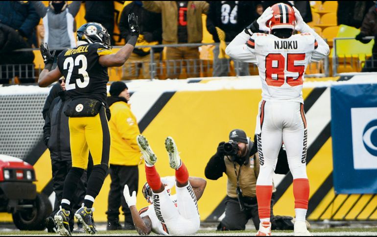 En su cuarta oportunidad frente a los Steelers, Corey Coleman no pudo atrapar un pase que lucía sencillo, sentenciando la temporada de 0-16 para los Browns de Cleveland. AFP/J. Berl