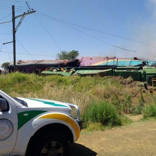 Confirman cuatro muertes tras choque de tren en Sudáfrica