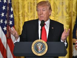 El defensor del presidente dice al autor del libro que están investigando “numerosos comentarios falsos y sin base”. AFP / ARCHIVO